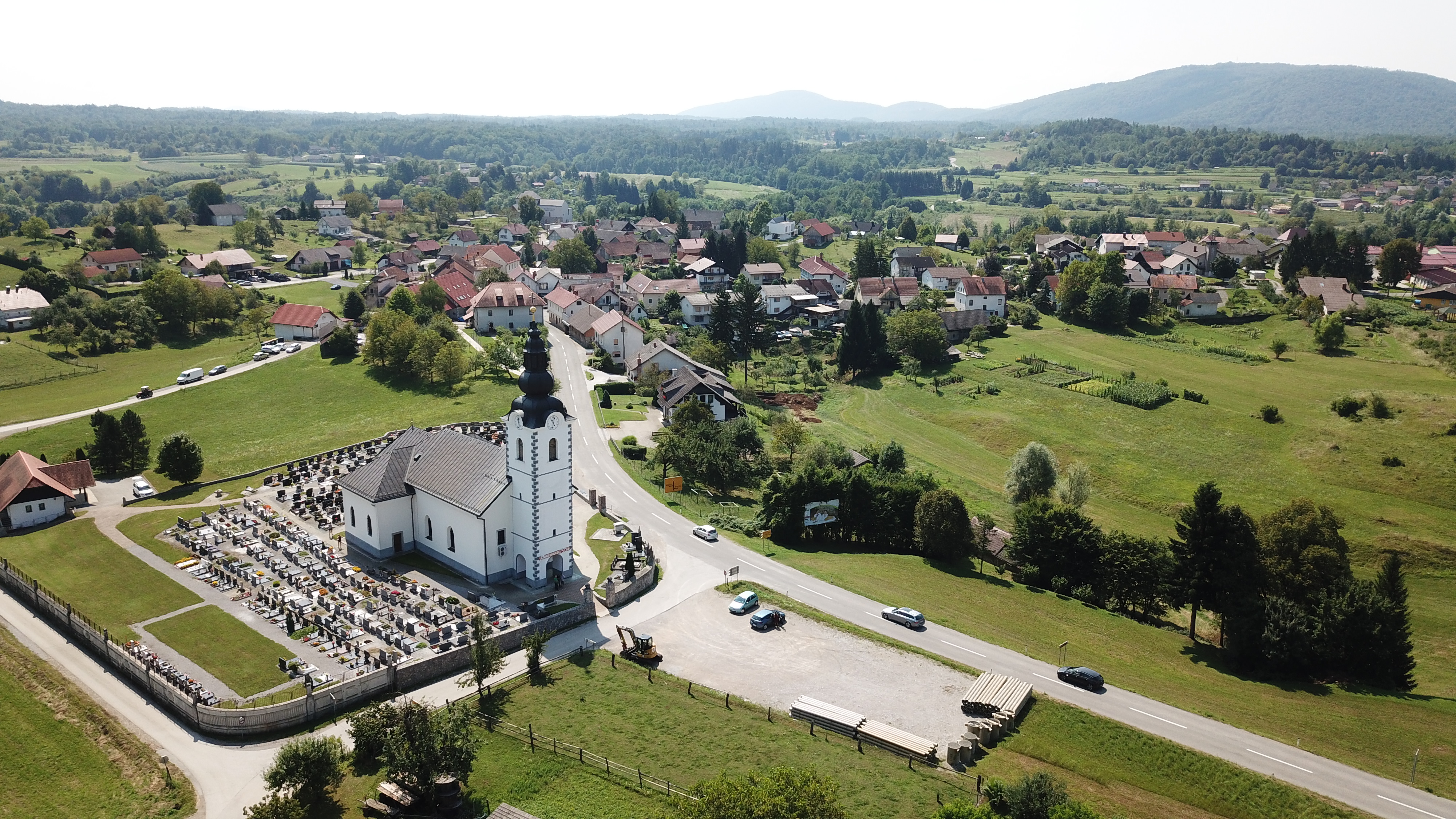 Župnijska cerkev v župniji Vinica: cerkev Najdenja sv. Križa.